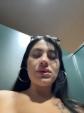 Wet__Bunny stripchat live cam model