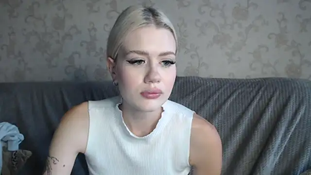 BlondyLedy stripchat live cam model