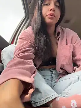 JulliaVegas stripchat live cam model
