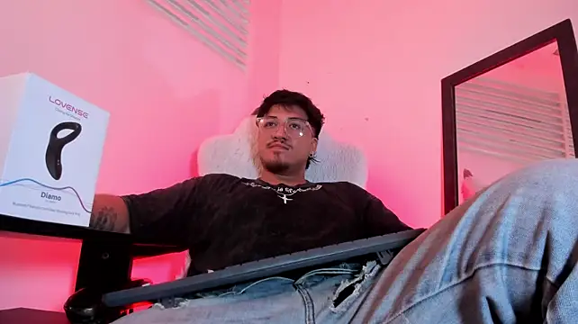 juanmechanic_ stripchat live cam model