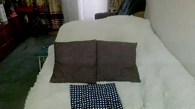 Juliamodest1 stripchat live cam model