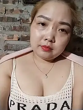 Tindraa1 stripchat live cam model