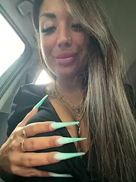 RuslanaXX stripchat live cam model
