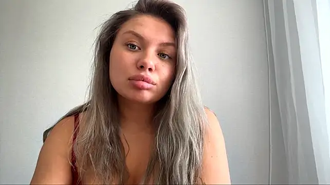 LustLips stripchat live cam model
