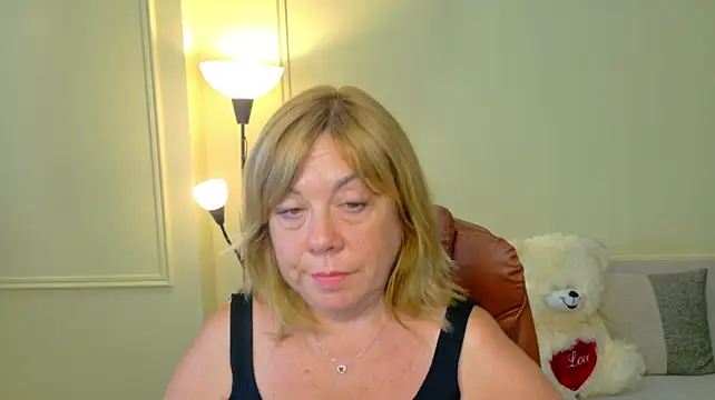 ChristinaDavedes stripchat live cam model
