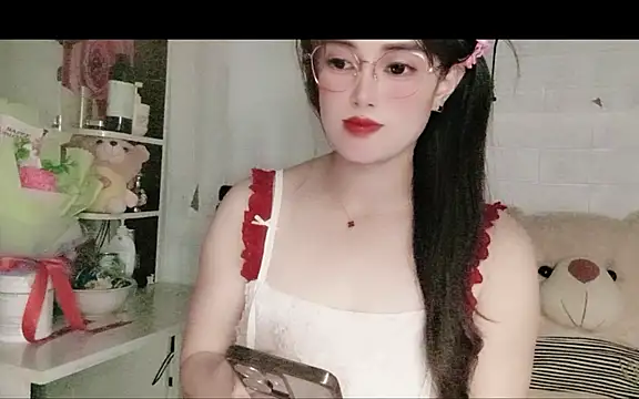 Sumii68 stripchat live cam model