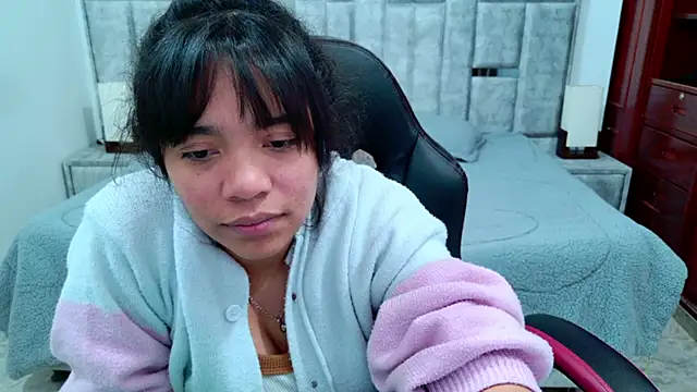 laureentt_ stripchat live cam model