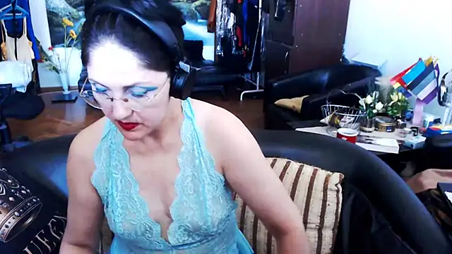 Imperatriza stripchat live cam model