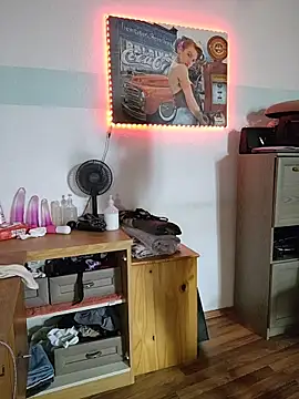 Smokaxhontas stripchat live cam model