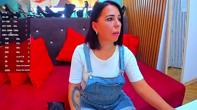 LauraSiin stripchat live cam model