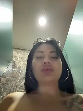 Wet__Bunny stripchat live cam model