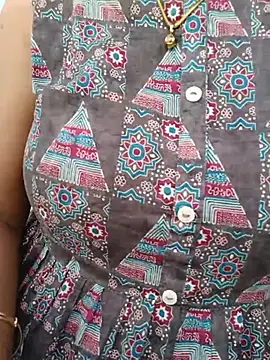 LoveJourney stripchat live cam model