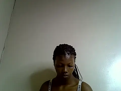 Sexy_shanaya5 stripchat live cam model