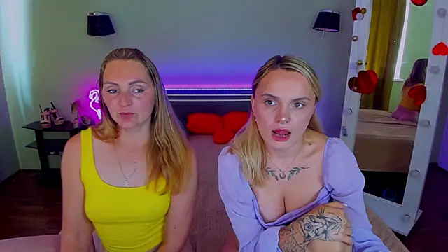 MagicEyess stripchat live cam model