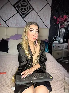 EvelinaGrey stripchat live cam model