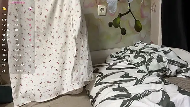 JenCloud stripchat live cam model