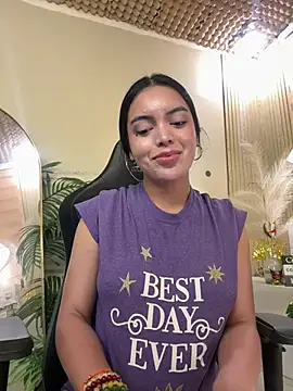 TS-SimplyTheBest stripchat live cam model