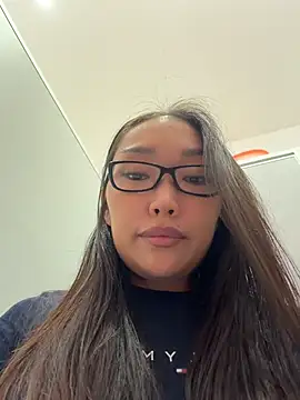 trytomakememoam stripchat live cam model