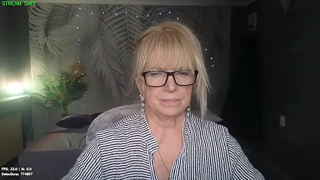 Dr_Mireille stripchat live cam model