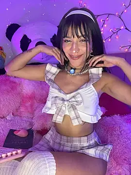 LindaWz_ stripchat live cam model