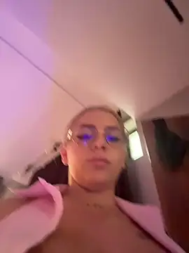 IveySin stripchat live cam model