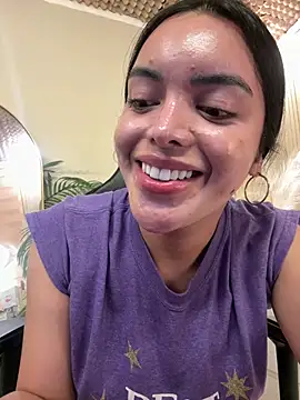 TS-SimplyTheBest stripchat live cam model