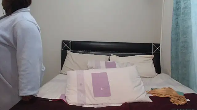 Rosehipsx76 stripchat live cam model