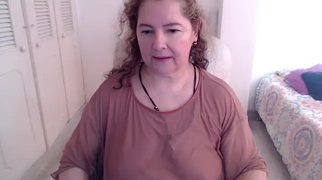 leonela_69 stripchat live cam model