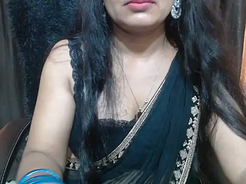 Kudi_Kiyara stripchat live cam model