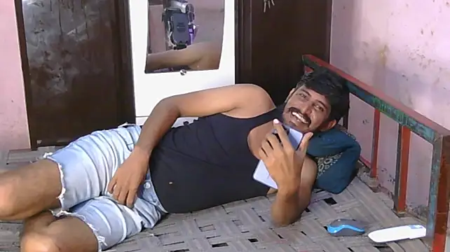 HotXKrish stripchat live cam model