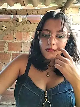 sienna_elara stripchat live cam model