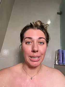 Aussielulu stripchat live cam model