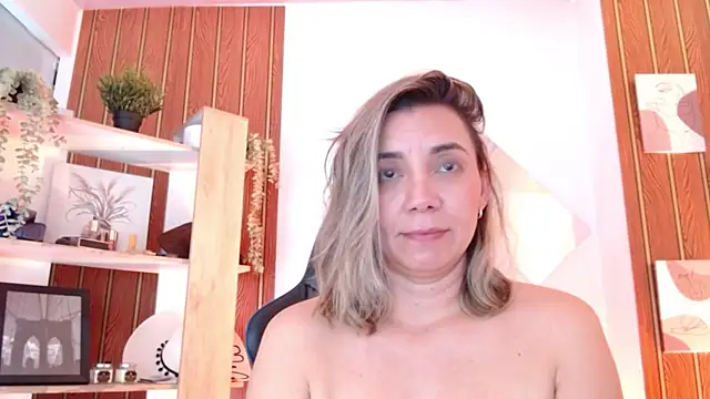 milfsecret69 stripchat live cam model