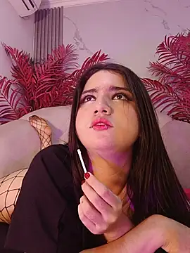 LizzyRaven stripchat live cam model