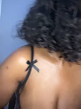 thethicktities stripchat live cam model