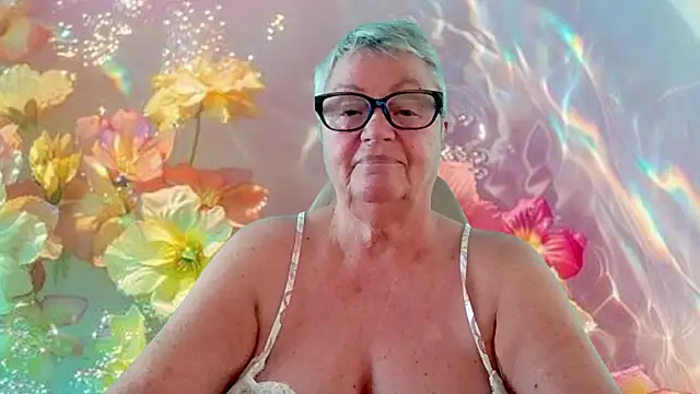 Mystery-Grandmother stripchat live cam model