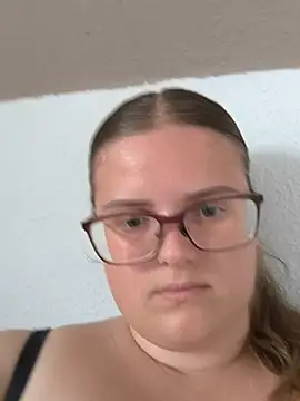 CurvyPaar2 stripchat live cam model