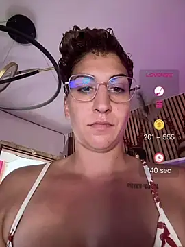 sofiah_ stripchat live cam model