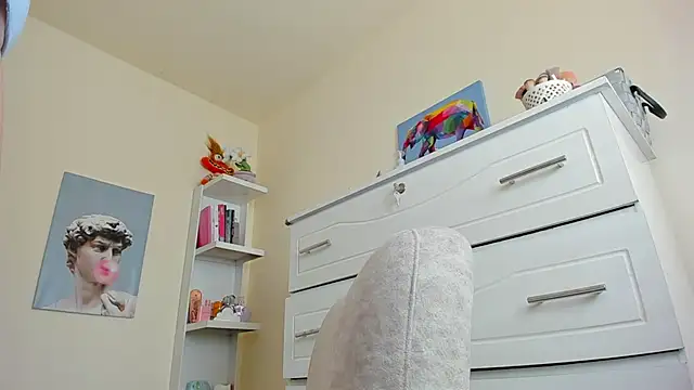 emmadossantos stripchat live cam model