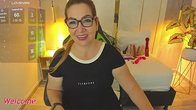 gisela27 stripchat live cam model