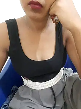 Navya6879 stripchat live cam model