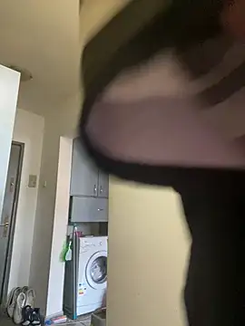 DaddysLittleSlutfox stripchat live cam model