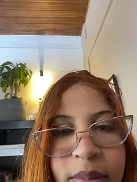 AriTits stripchat live cam model