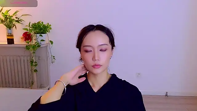yufenna stripchat live cam model