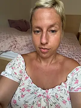 MariaWinter stripchat live cam model
