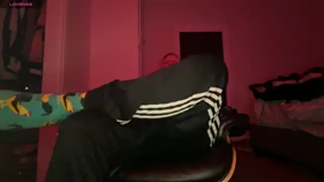 OFFICAL_DICKEDDOWNUNDER stripchat live cam model