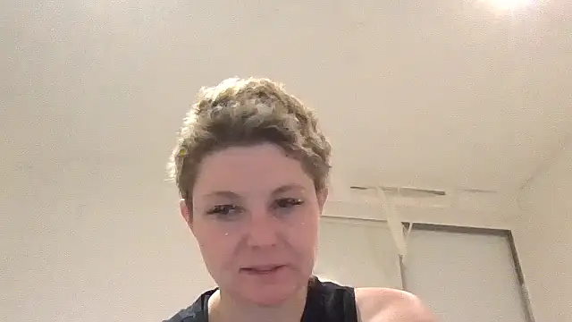 crazy_____crystal_____ stripchat live cam model