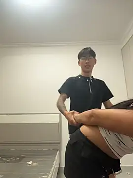 xiaoshuai2660 stripchat live cam model