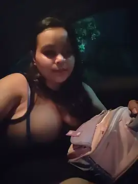 Luv_swara02 stripchat live cam model