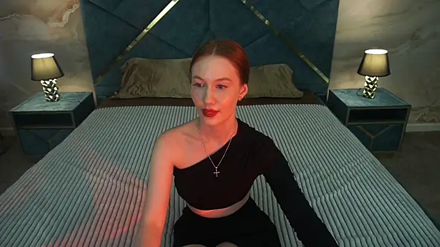 CamillaRosee stripchat live cam model